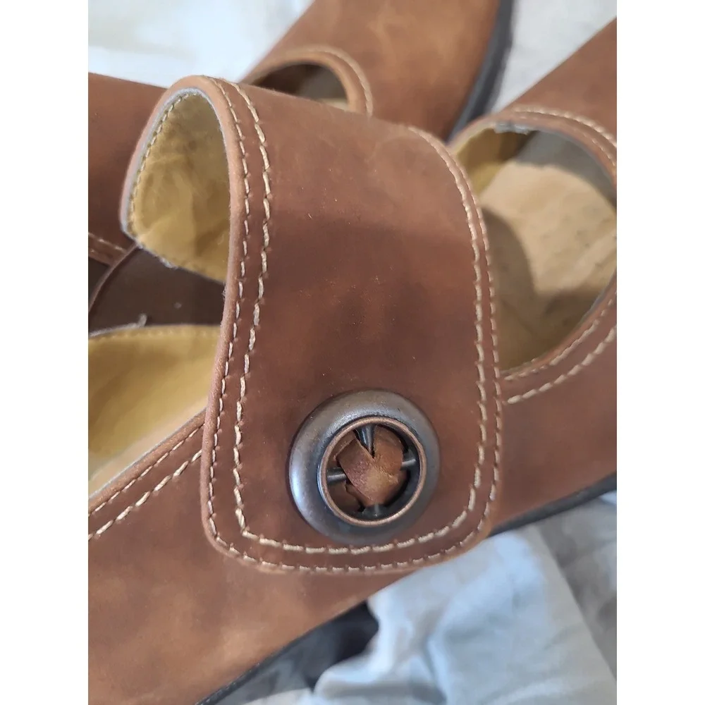 Softspots Women's SZ 11M Brown Suede 3
